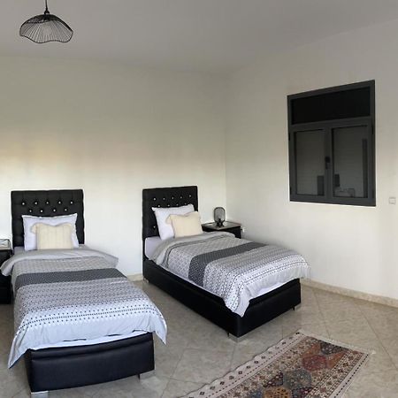 Villa Nour Al-Khalil Есувейра Екстериор снимка