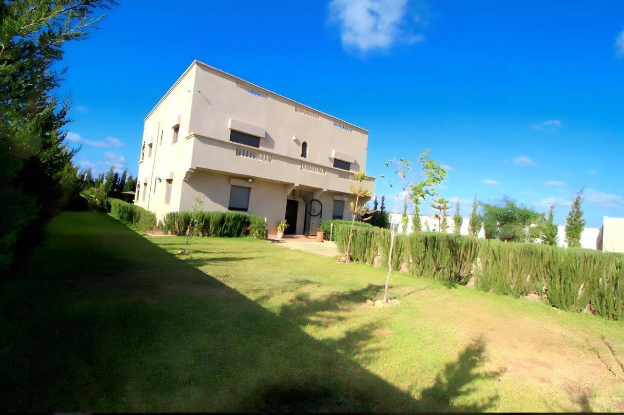 Villa Nour Al-Khalil Есувейра Екстериор снимка