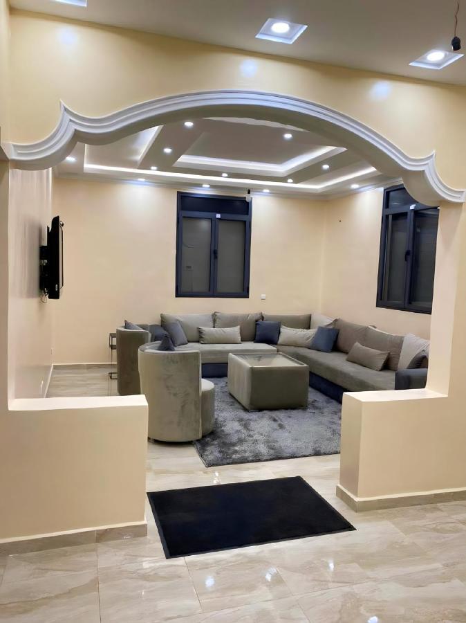 Villa Nour Al-Khalil Есувейра Екстериор снимка