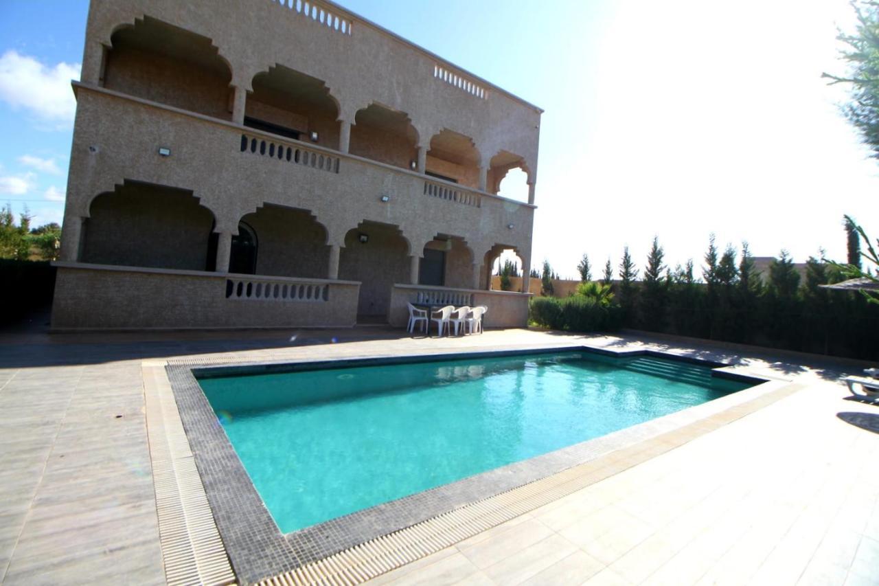 Villa Nour Al-Khalil Есувейра Екстериор снимка